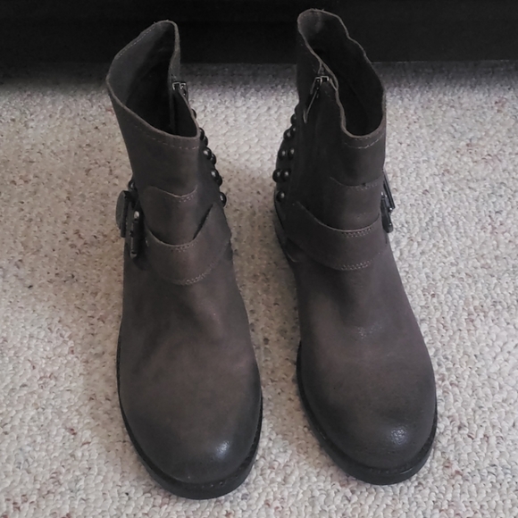 Gray leather booties - Picture 1 of 4